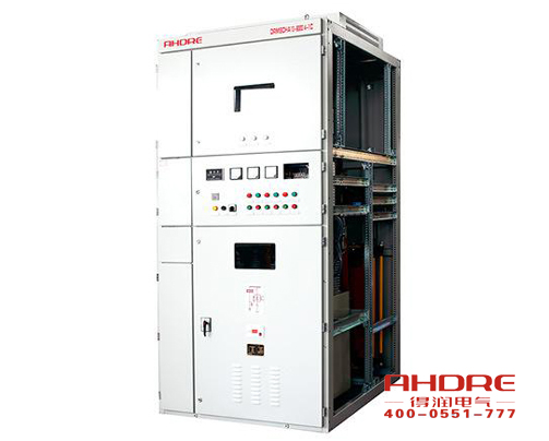 隨著電網(wǎng)供電質(zhì)量進(jìn)一步加強(qiáng)，為了節(jié)約電能，提高電能的利用率，各企業(yè)積極的在中壓系統(tǒng)采取電容集中補(bǔ)償有力措施，以利功率因數(shù)的提高。這樣企業(yè)就需要找生產(chǎn)無功補(bǔ)償裝置廠家購(gòu)買無功補(bǔ)償裝置。安徽得潤(rùn)電氣技術(shù)有限公司就是一家有實(shí)力的無功補(bǔ)償裝置生產(chǎn)廠家。下面介紹一下得潤(rùn)電氣無功補(bǔ)償裝置產(chǎn)品的優(yōu)勢(shì)在哪里？